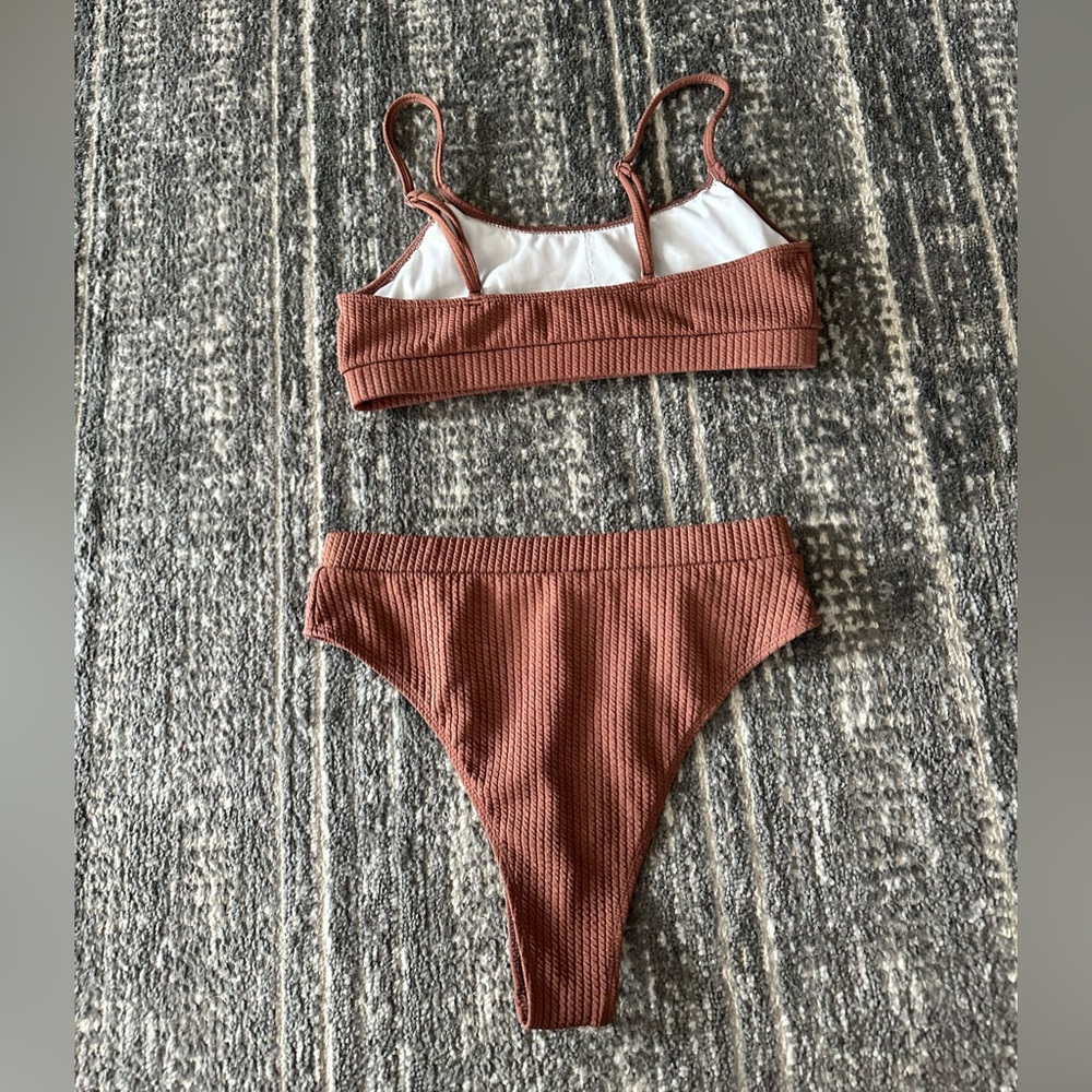 High Waisted Ribbed Bikini Set - Picture 2 of 4
